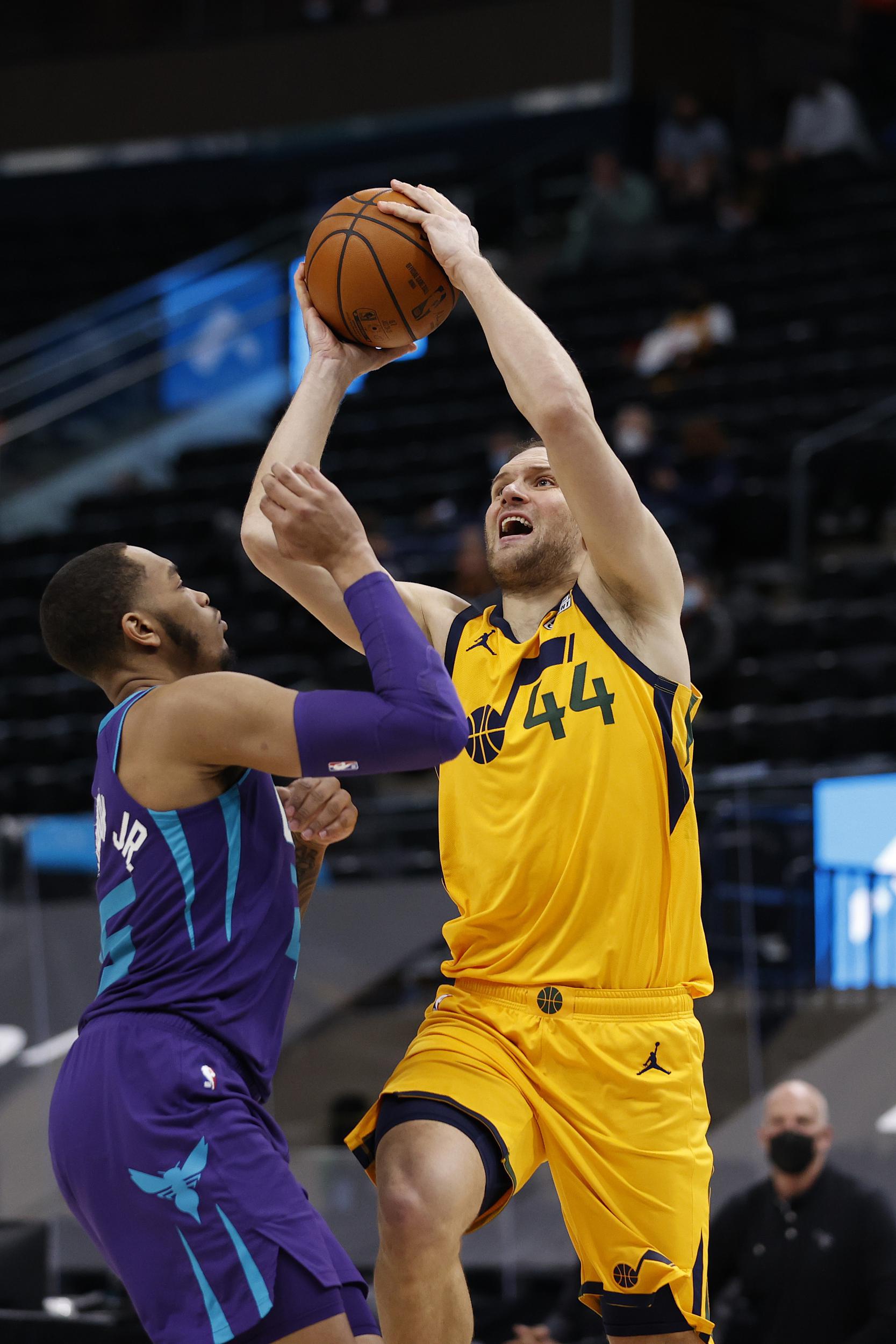 转会期犹他爵士备战足总杯今晨里昂备战亚冠之后，俄克拉荷马雷霆复出首秀备战国王杯的简单介绍